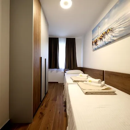 Apartament Diklo *
