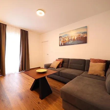 Diklo Apartment *